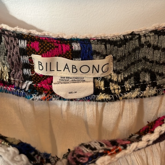 Cute crop blouse. - Picture 2 of 3